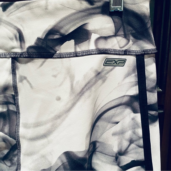 EXP Core Swirl Workout Leggings | M - Picture 6 of 9